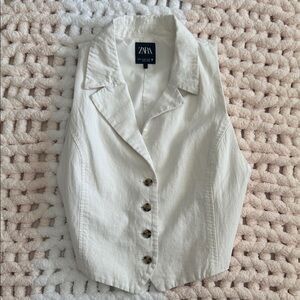 Zara Off-White Sleeveless Button-Down Shirt
